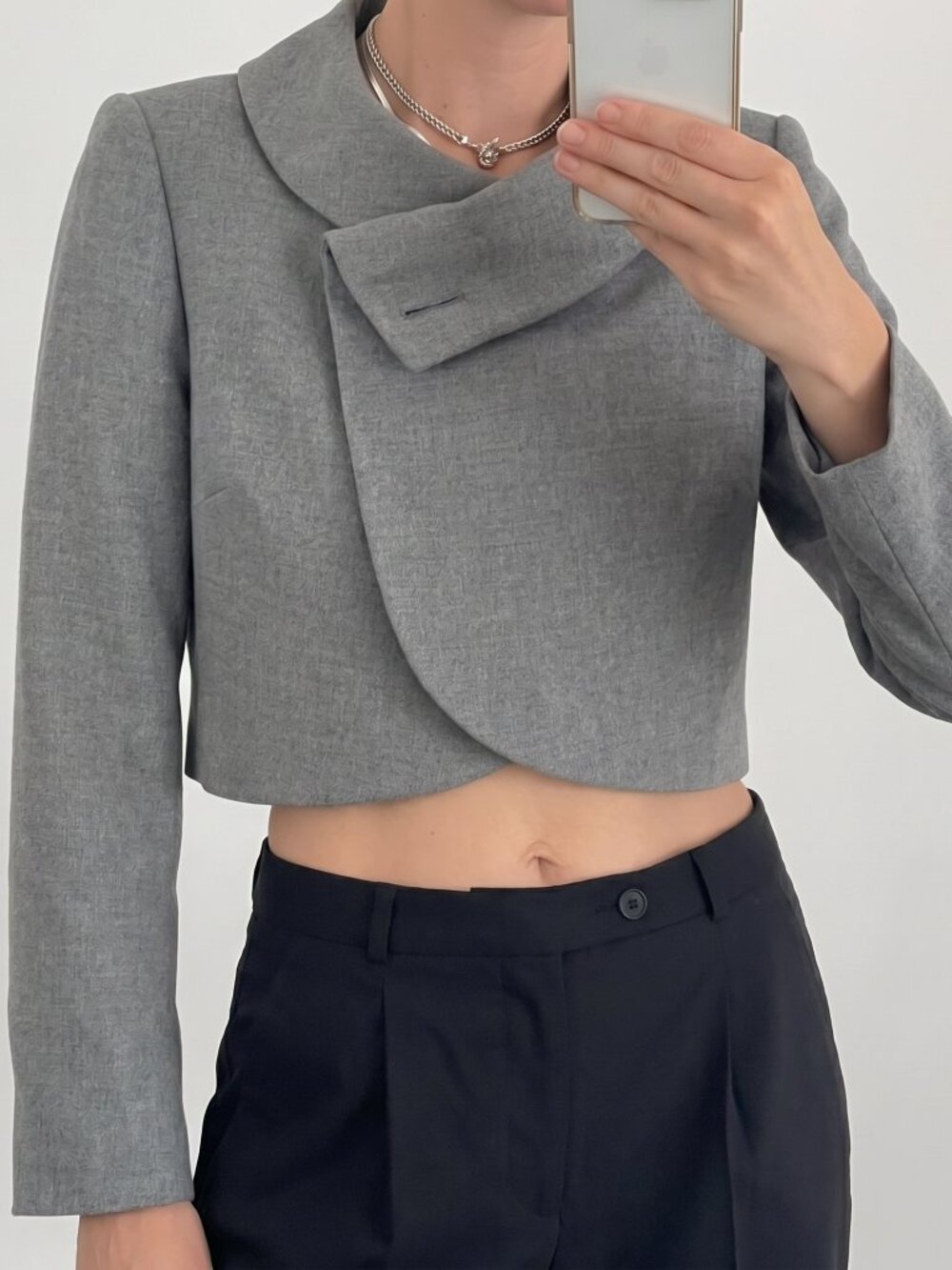 Elie Tahari grey cropped blazer